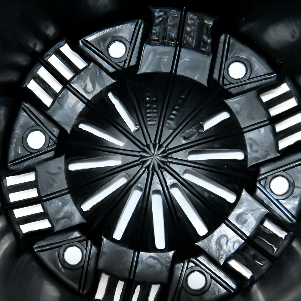 صواني الحضانة ذات اللون الأسود المتين