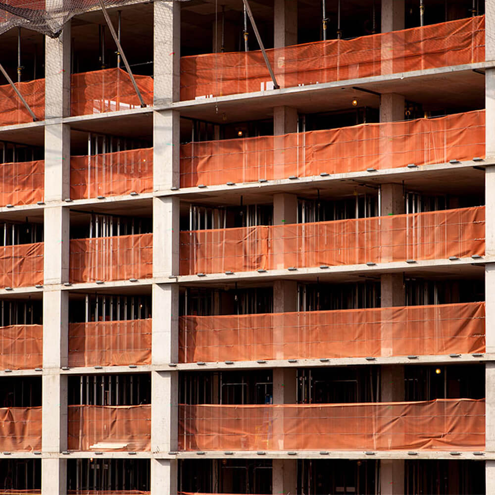 أصبحت شبكات الأمان المقاومة للحريق ضرورة أساسية في المباني